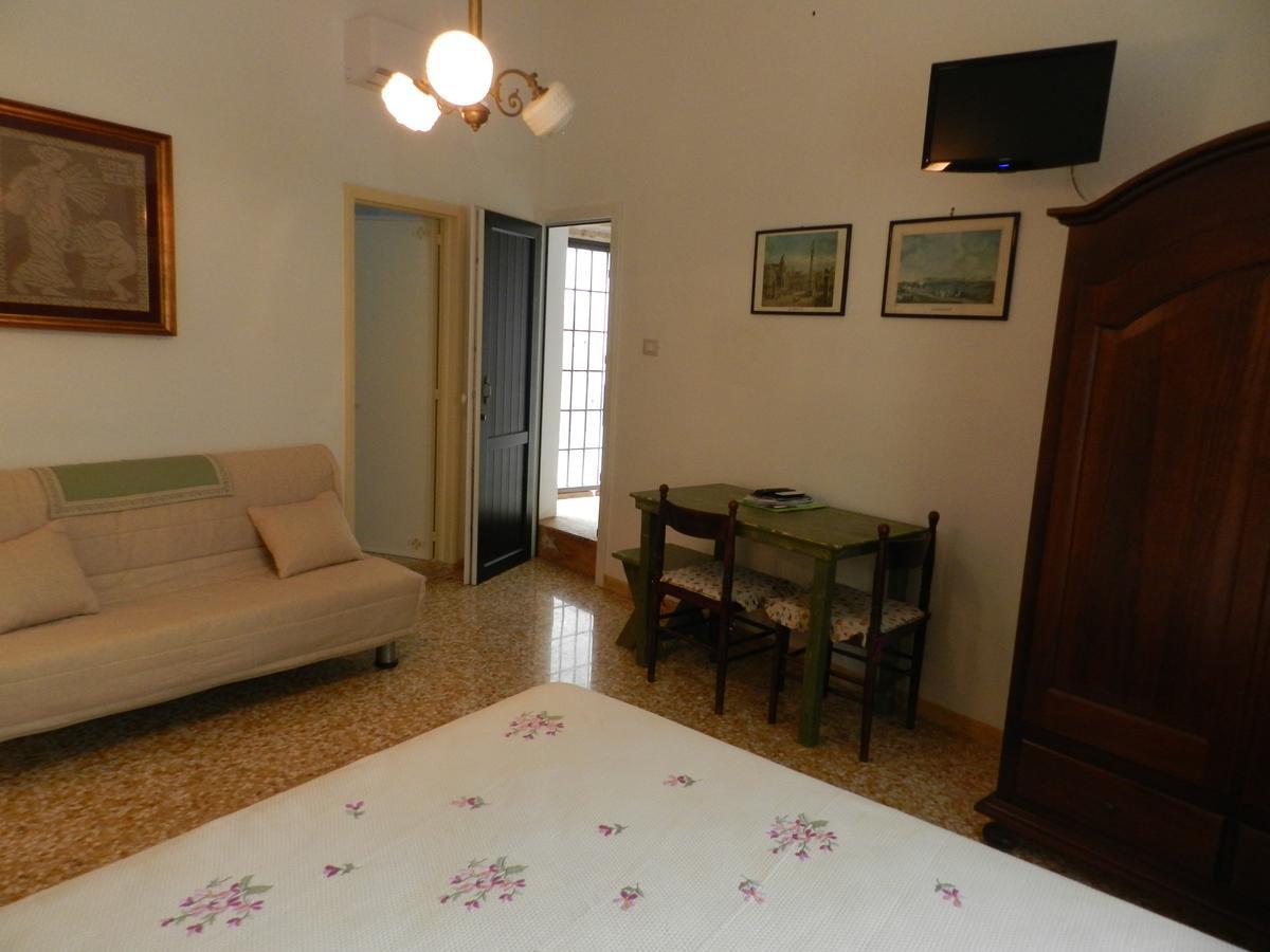 Casa Corte Con Terrazza Taviano  Luaran gambar